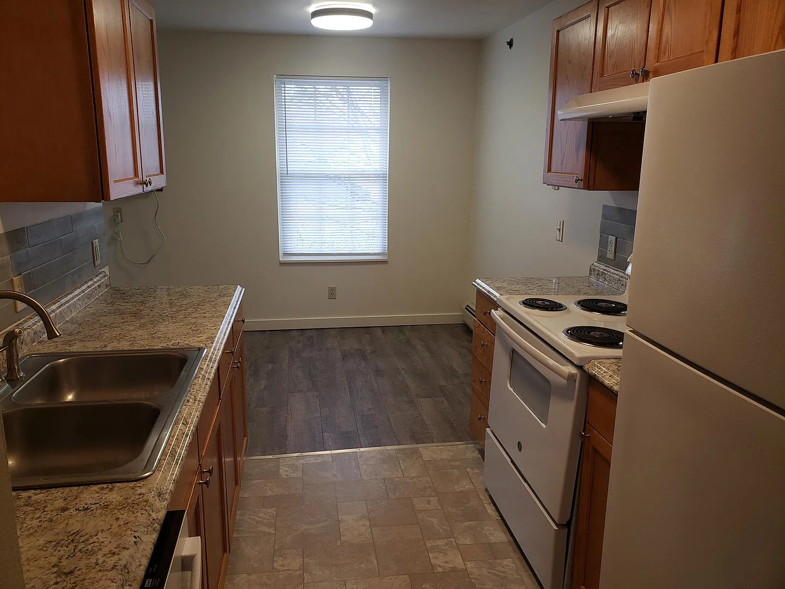 2 bed, 850 sqft, $1,195 — Photo 3