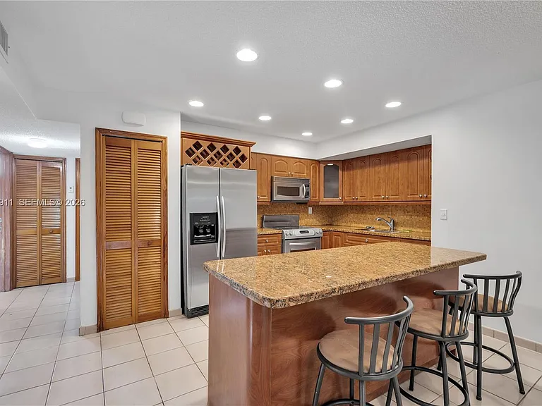 7811 SW 9th Ter — Photo 8