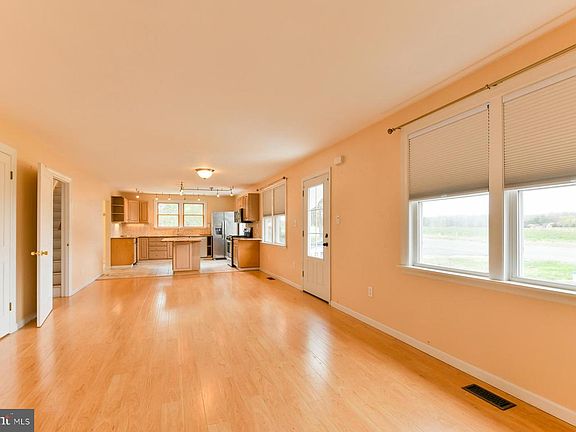 5th image of 295 Blackwood Ave