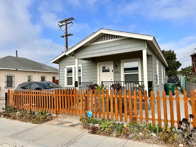 2 bed, 800 sqft, $2,900 — Photo 1