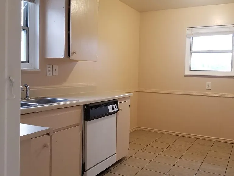5351 Hipp St — Photo 6