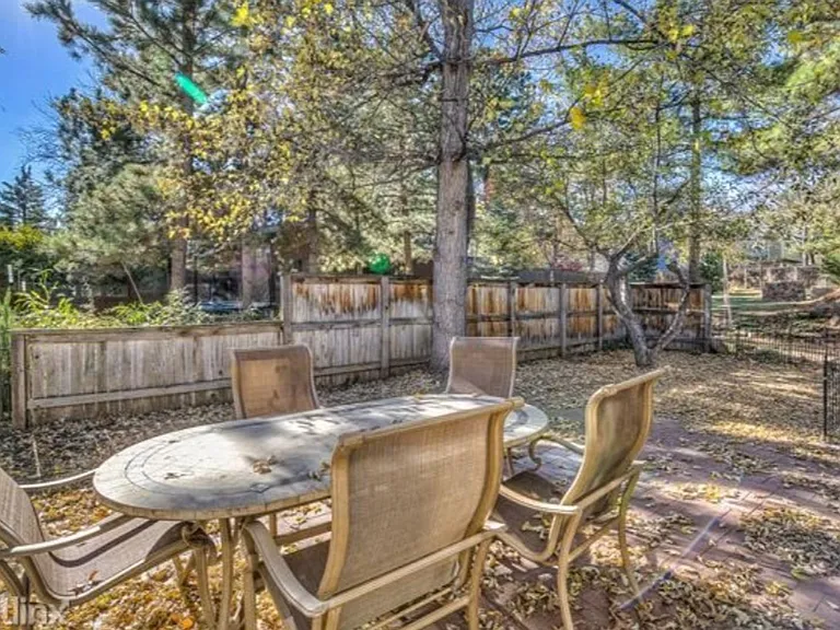 1320 Oak Ct — Photo 14