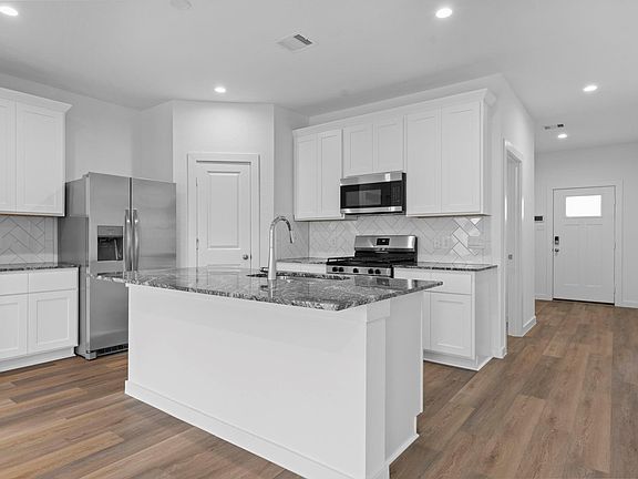 4th image of 1017 Paddlefish Ln