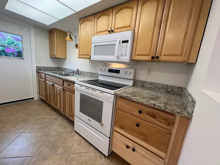 710 Bayou Ave #2 — Photo 5