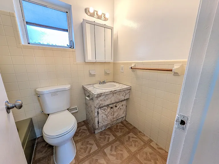 2111 Roosevelt St — Photo 16