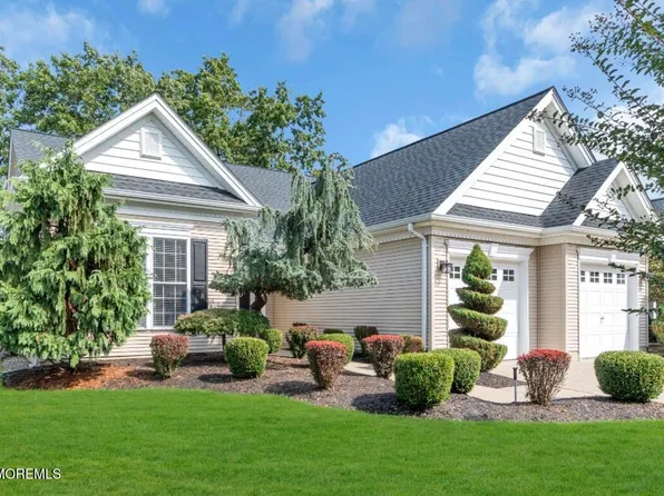 28 Winged Foot Road, Jackson, NJ 08527
