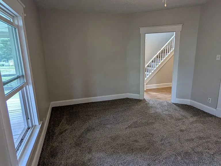 1447 Shriver Ave NE — Photo 8