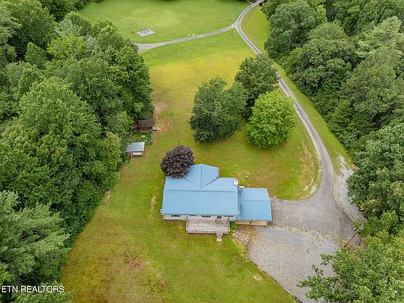 3rd image of 161 Adcock Hollow Rd
