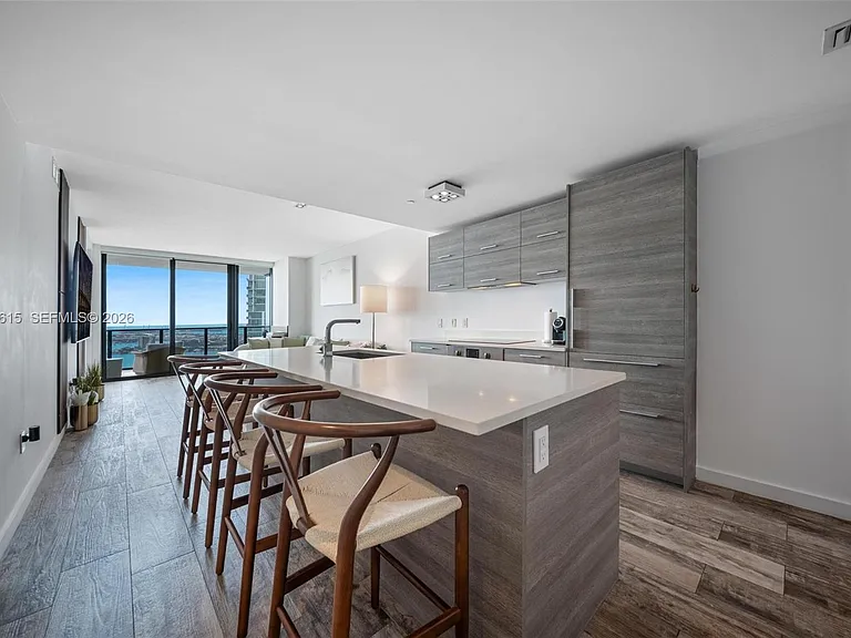 650 NE 32nd St #4805 — Photo 8
