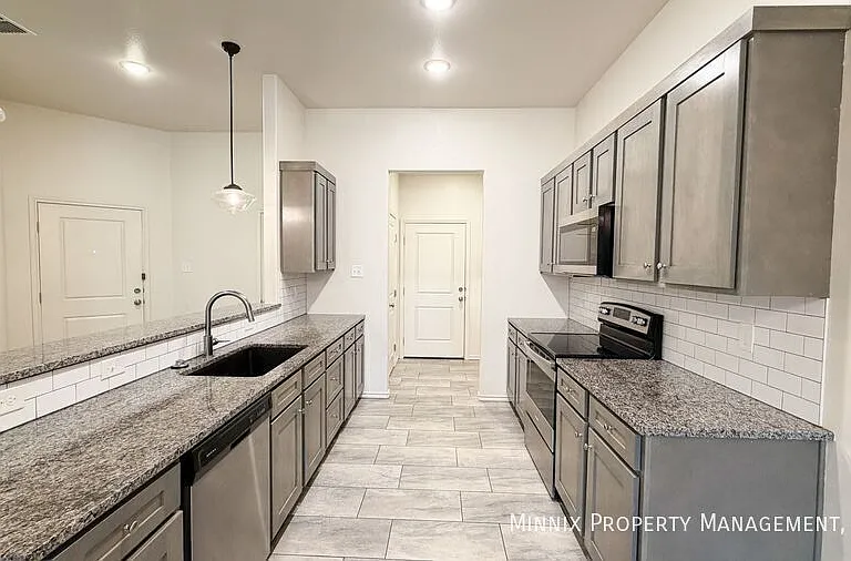 5508 Kemper St #1 — Photo 11