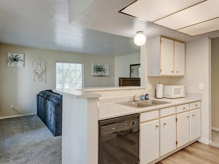 Parkwood Pointe Apartments — Photo 118