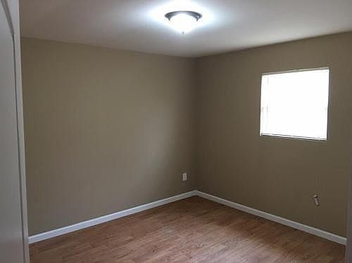 2nd image of 917 SE Broad St APT A2