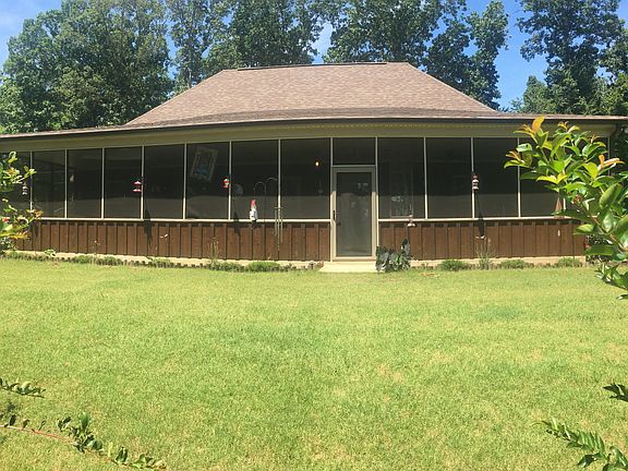 Western cedar screen porch