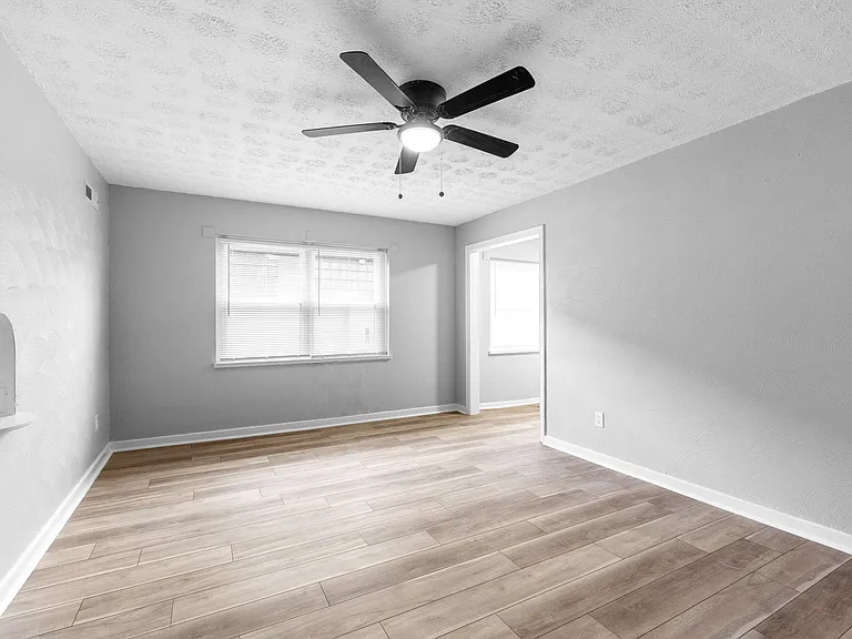 2255 W Broad St #204 — Photo 10