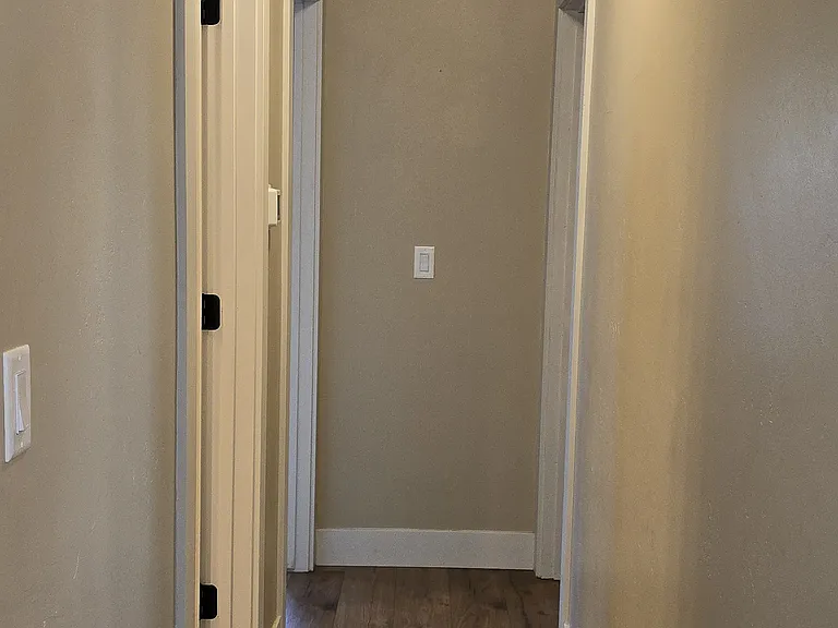 323 Park St — Photo 37