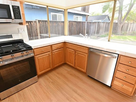 4th image of 174 Wyandotte Dr