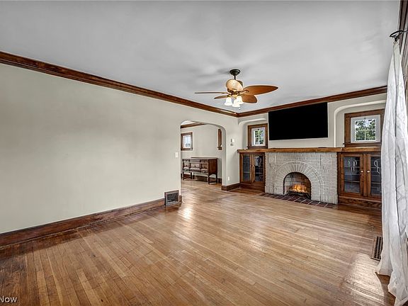 4th image of 6193 N Canterbury Rd