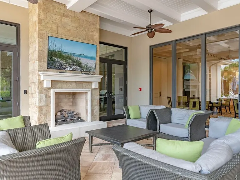 Live Oak Dr — Photo 13