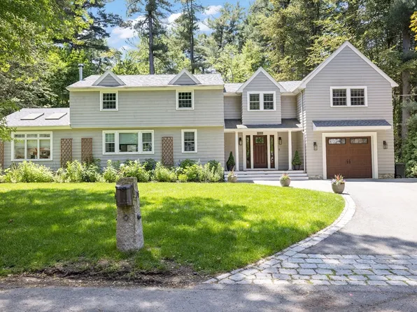 24 Constitution Rd, Lexington, MA 02421