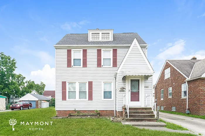 10802 Vernon Ave photo 1