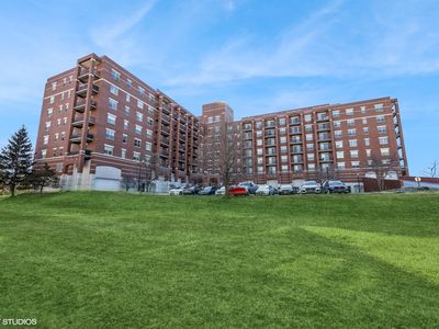 1700 Riverwoods Dr APT 703, Melrose Park, IL, 60160