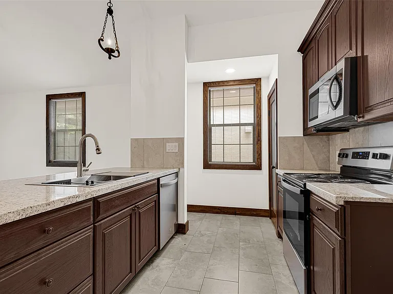 29529A Turnbury Village Dr — Photo 4