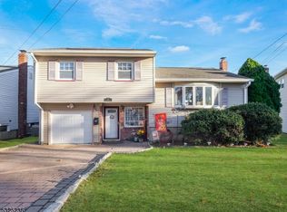 10 Hickory Rd, Nutley, NJ 07110