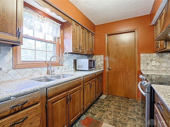 4th image of 8585 Cedar Hill Rd