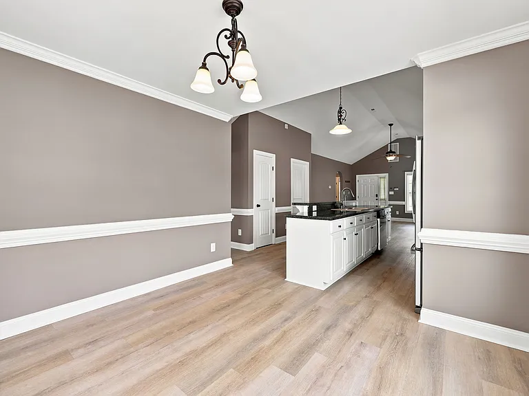2517 Sawgrass Dr — Photo 10
