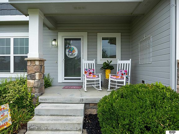 3rd image of 17232 Palisades Dr