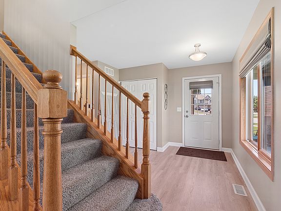 4th image of 8233 W Chestnut Ct