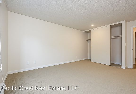 5th image of 425 Malden Ave E APT 101