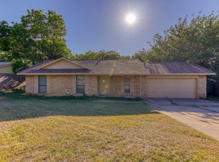 1406 Sloan St, Weatherford, TX 76086