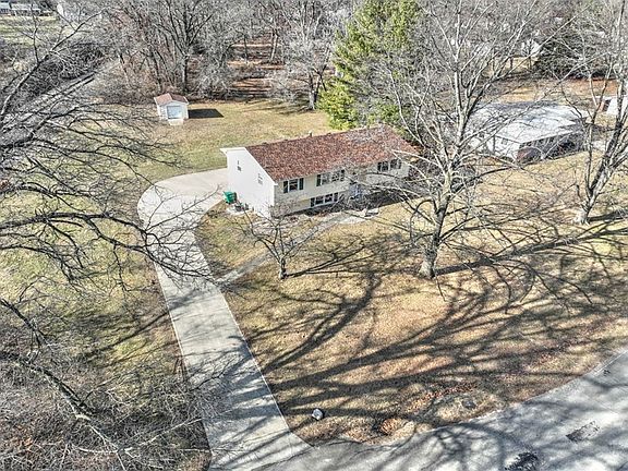 3rd image of 2825 N Fairview Ave