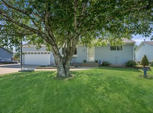 1079 Linda Ln, Sandwich, IL 60548