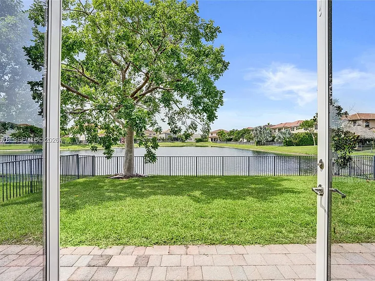 10340 Lake Vista Ct — Photo 21