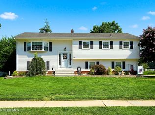 55 Cherry Tree Farm Road, Middletown, NJ 07748