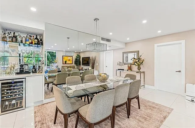 121 Crandon Blvd — Photo 3