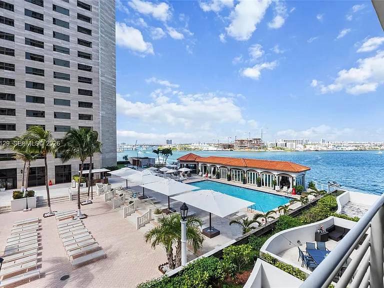 335 S Biscayne Blvd #908 — Photo 1