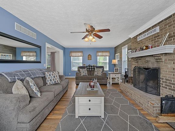 2nd image of 6589 Michelle Ln