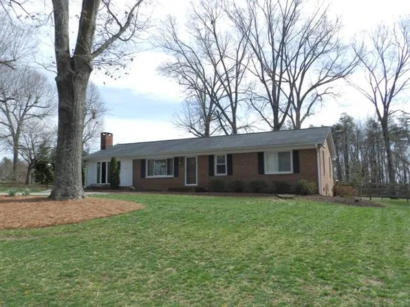 267 Winsom Dr, Kernersville, NC 27284