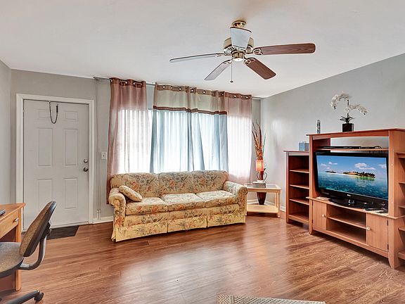 3rd image of 3120 Cynthia Lane #102