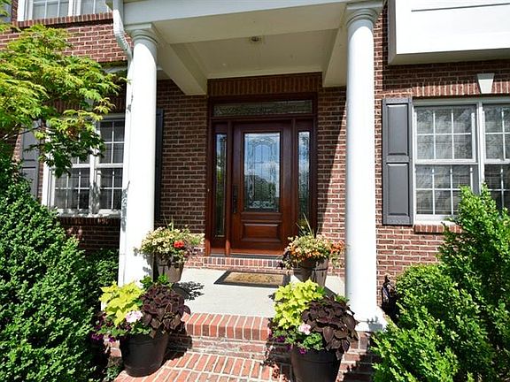 2nd image of 6268 Amberley Ct