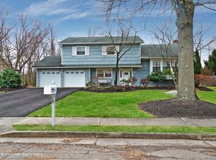 19 Duncan Dr, Morganville, NJ 07751