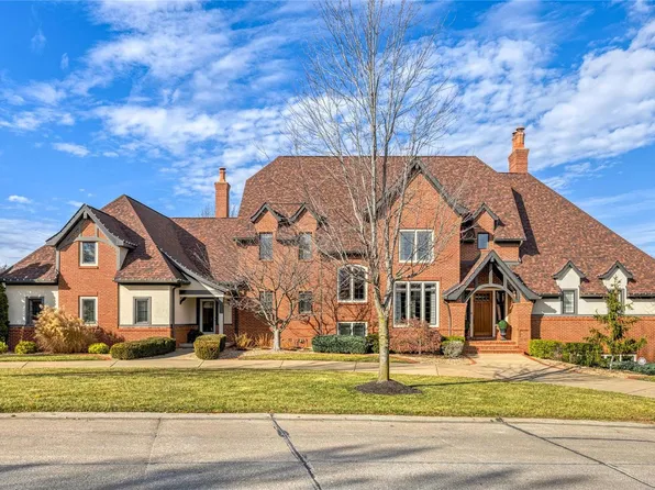 38 Windcastle Dr, Saint Charles, MO 63304