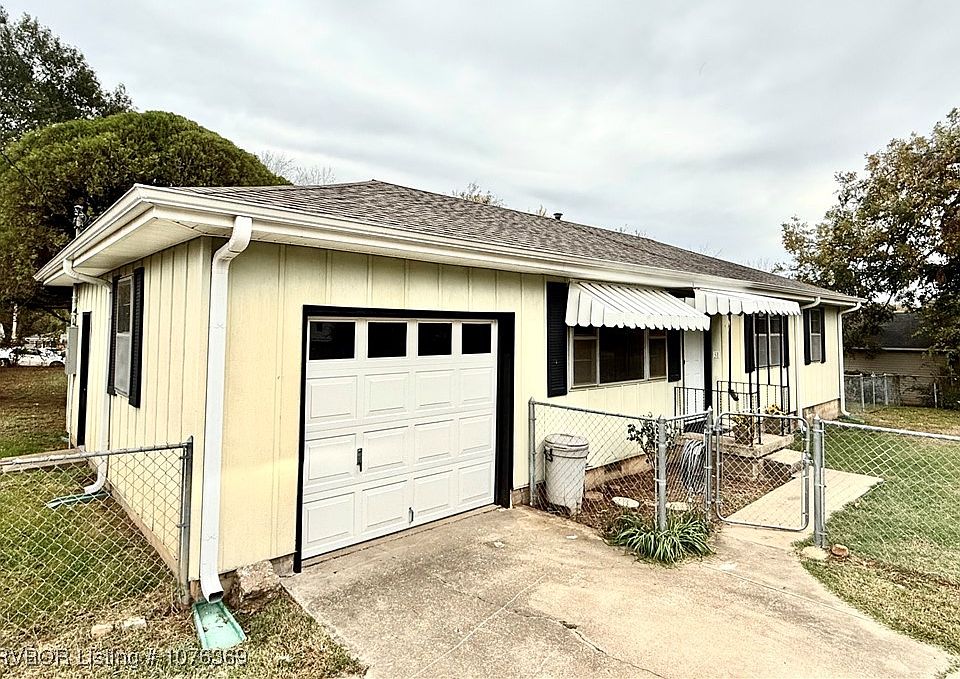 1st image of 318 N 21st St