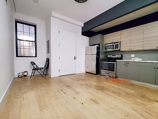 3rd image of 1319 Bedford Ave #1A