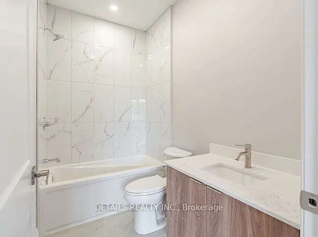 659 Donat St #201 — Photo 20