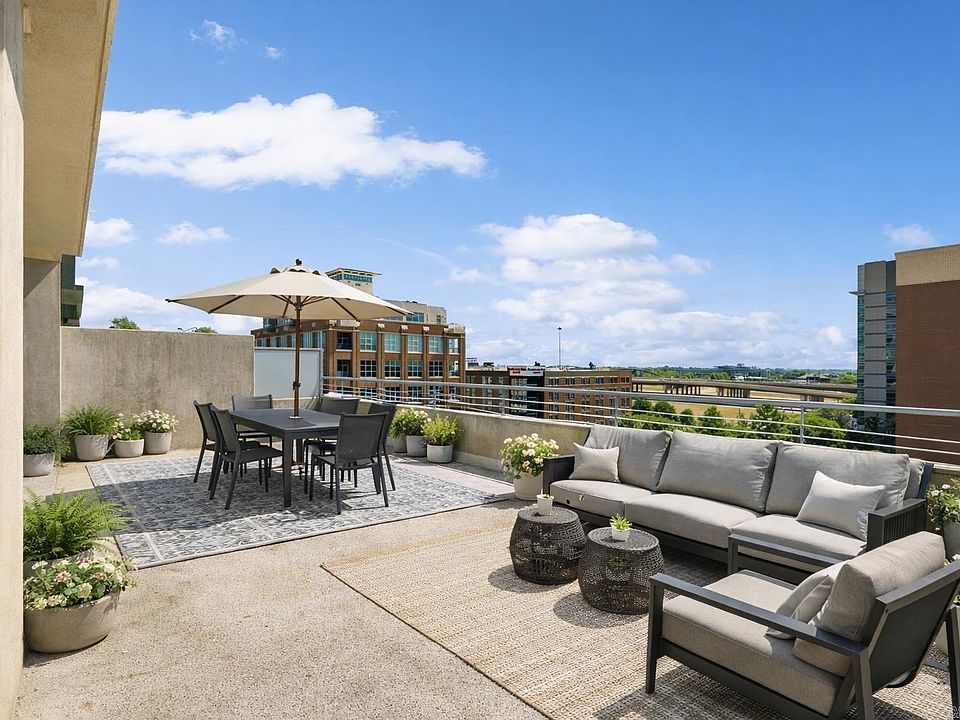 1st image of 315 Rock St #611
