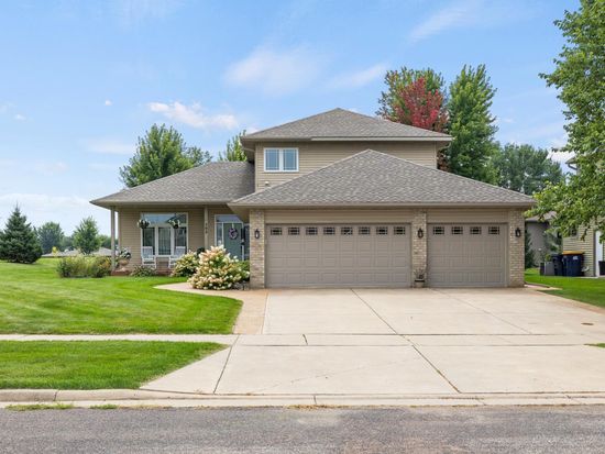 502 Riley Dr, Northfield, MN 55057